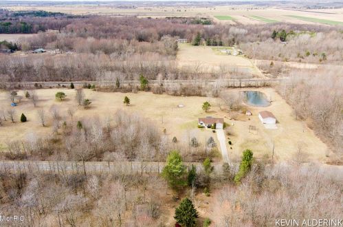 1892 56th St, Fennville MI 49408-8508 exterior