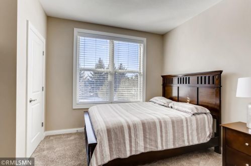 1710 Bluewater Ln, Saint Paul MN 55129-6236 exterior