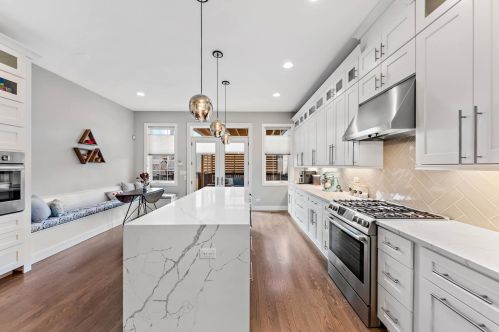 4952 Champlain Ave, Chicago IL 60615-2509 exterior