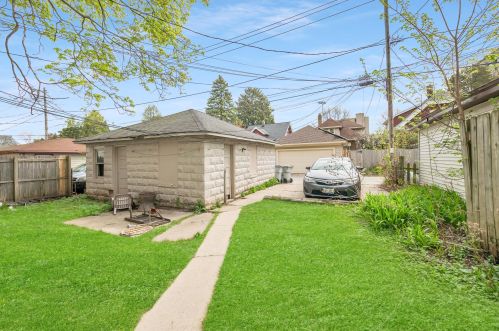 3234 Oakland Ave, Milwaukee WI  53211-3050 exterior