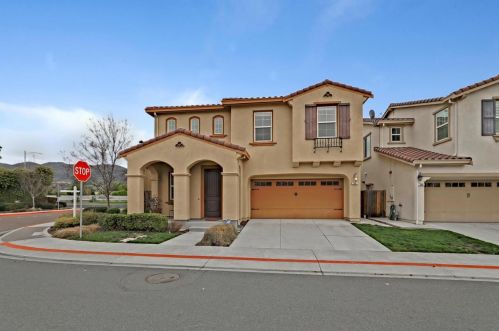 394 Gerald Cir, Milpitas, CA 95035-8916