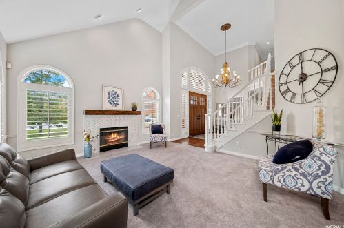 8029 Hunters Mdw Cir, Sandy UT 84093-6289 exterior