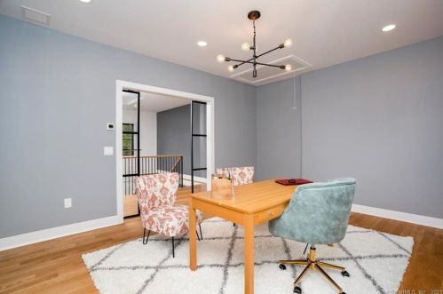 232 Bayberry Ln, Westport CT 06880-4033 exterior