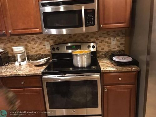 570 Ryder Rd, Fort Pierce FL 34953-6003 exterior