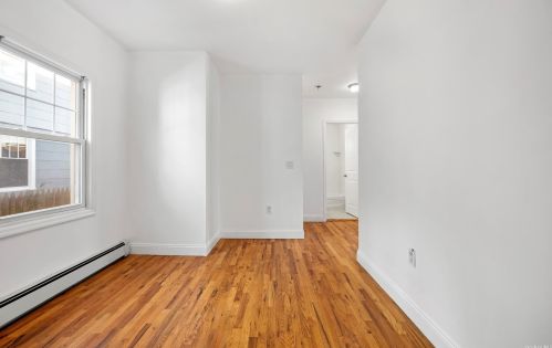 19 High St, Valley Stream NY 11581-1417 exterior