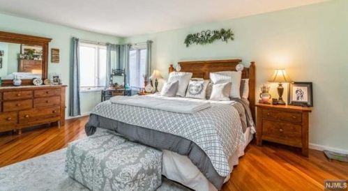 18 Cedarwood Ter, West Paterson NJ exterior