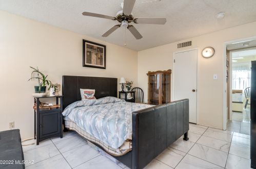 263 Abrego Dr, Green Valley AZ 85614-1504 exterior