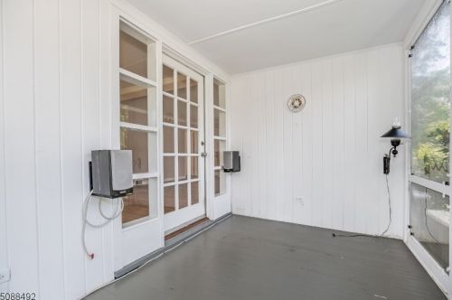 25 Knollwood Rd, Whippany NJ  07981-1820 exterior