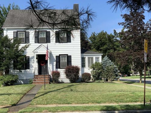 10 Cedar Ave, Poughkeepsie, NY 12603-3511