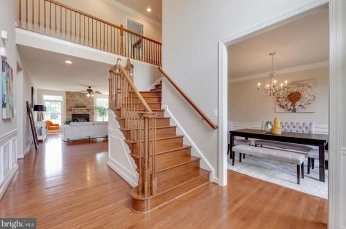 6015 Kathmoor Dr, Alexandria, VA 22310-1730