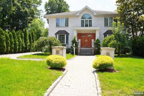 44 Bennett Rd, Teaneck NJ  07666-5543 exterior