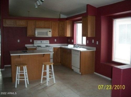 19429 7th Dr, Phoenix, AZ 85027-4684