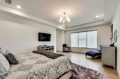 8518 Glencrest Ln, Dallas TX  75209-2632 exterior