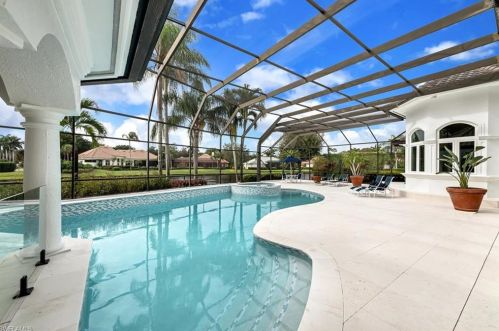 1308 Little Blue Heron Ct, Naples FL 34108-3311 exterior