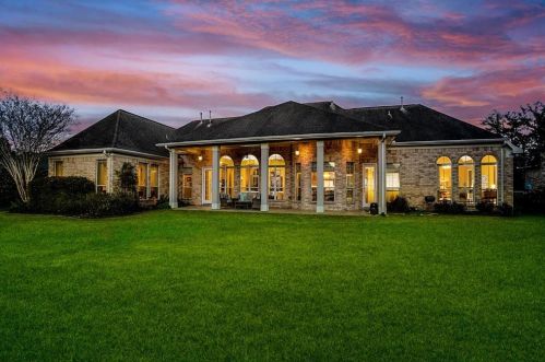 5303 Whitmore St, Fulshear, TX 77441-4136