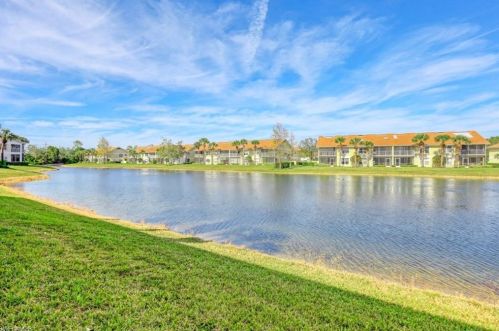 5245 Birmingham Dr, Naples FL 34110-9002 exterior