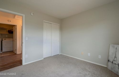 2213 Mcconnell Dr, Tucson AZ 85710-8091 exterior