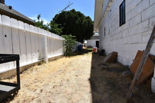 334 Vermont Ave, Turlock CA 95380-5332 exterior