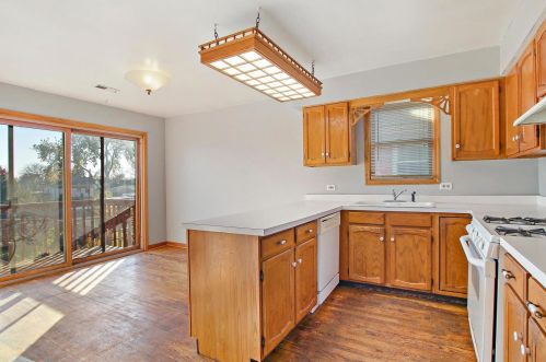 6601 Cornelia Ave, Chicago IL 60618-6035 exterior