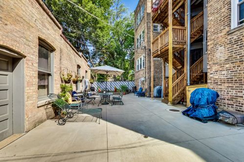 7450 Claremont Ave, Chicago IL  60645-1712 exterior