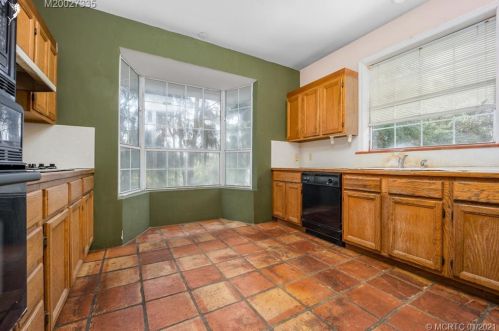 9101 Indian Riv Dr, Fort Pierce FL 34982-7824 exterior