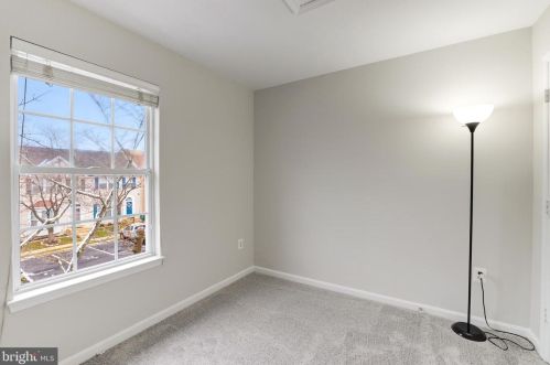 43069 Candlewick Sq, Leesburg VA 20176-6446 exterior