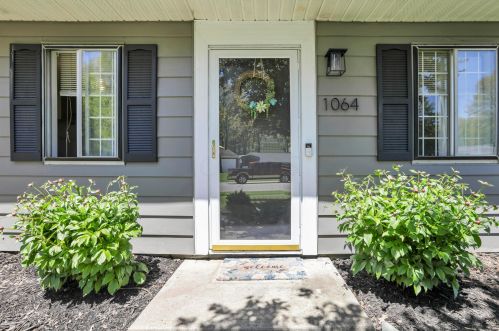 1064 Kelly Dr, Hebron OH 43025-9505 exterior