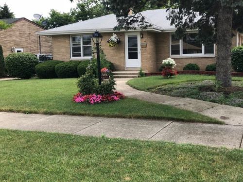 2325 Walnut St, Waukegan, IL 60087-3922