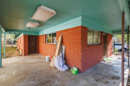 1710 32 St, Austin TX 78705-2115 exterior