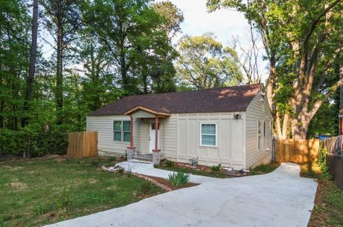 2106 Castlewood St, Atlanta, GA 30344-1004
