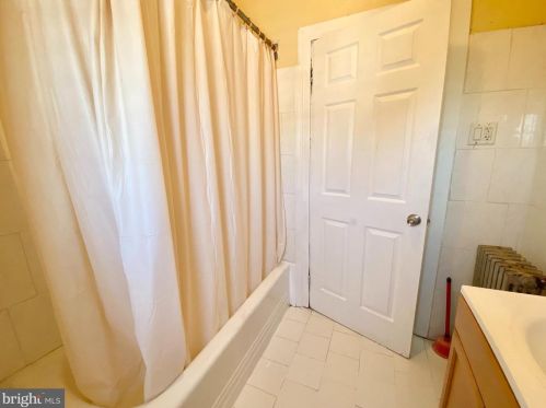 5730 3 St, Philadelphia PA 19120-2320 exterior