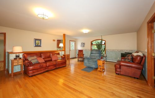 494 Mtn Rd, Concord NH 03301-6902 exterior