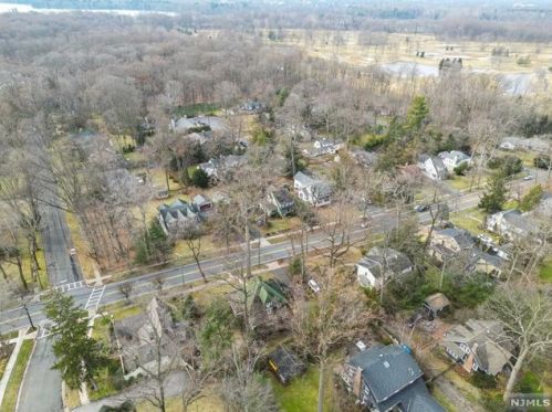 137 Haworth Dr, Haworth NJ 07641-1540 exterior