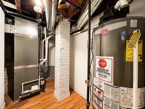 74 Forest Glen Rd, Springfield MA  01106-1115 exterior