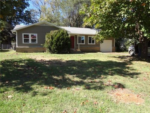 512 Pleasant St, Springdale, AR 72764-4213