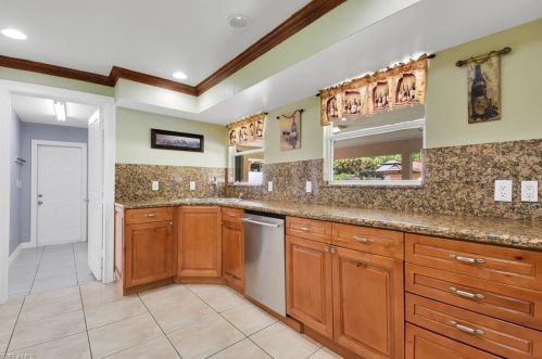 4375 13 Ave, Naples FL 34117-5323 exterior