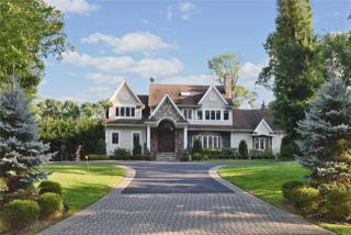 15 Janes Ln, Hunt, NY 11743-1715