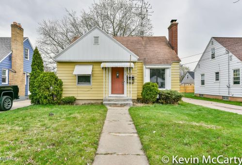 1718 Fremont Ave, Grand Rapids MI 49504-2839 exterior