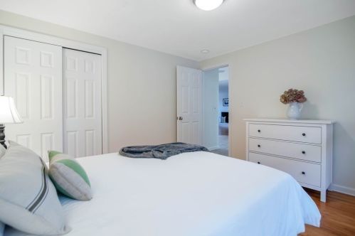 1110 Amostown Rd, West Springfield MA 01089-4309 exterior