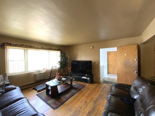 1924 16 Ave, Broadview IL 60155-2001 exterior