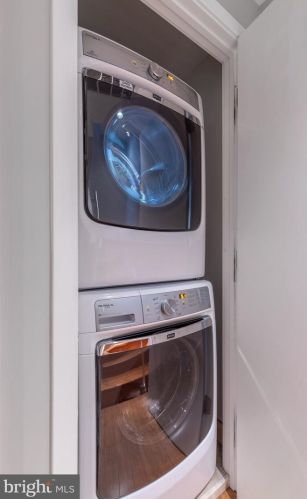 1436 Bainbridge St, Philadelphia PA 19146-1807 exterior