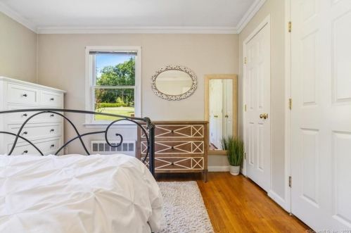 40 Mansfield Rd, North Haven CT 06473-1213 exterior