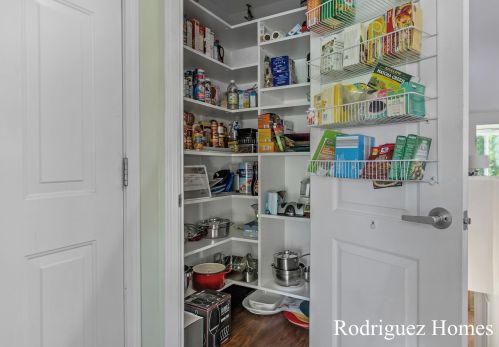 3905 Pemberton Dr, Grand Rapids MI 49508-8894 exterior