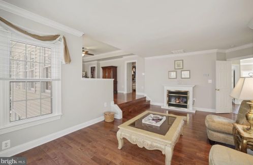 7001 Highland Mdw Ct, Alexandria VA 22315-3963 exterior