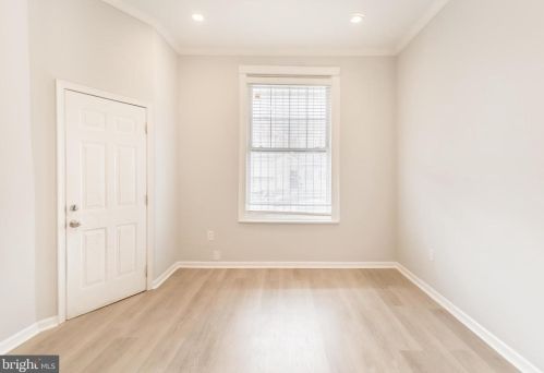 5215 Cedar Ave, Philadelphia PA 19143-1524 exterior