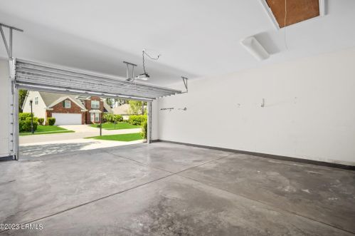 165 Pinecrest Dr, Bluffton SC 29910-7803 exterior