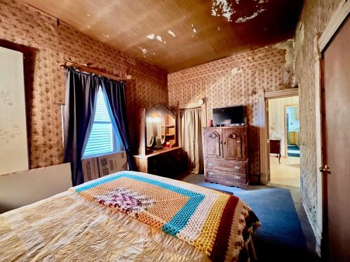 1101 Michigan Ave, Meskegon MI 49441-1847 exterior