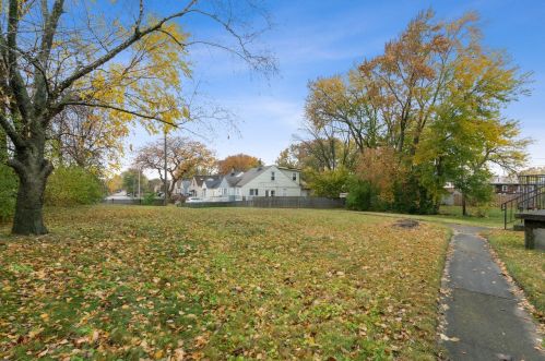 9022 Rockwell Ave, Chicago IL 60805-1314 exterior