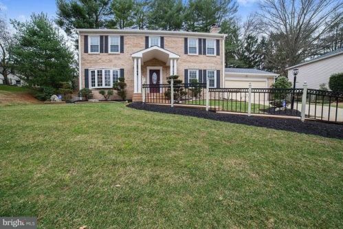 11820 Goya Dr, Rockville, MD 20854-3307