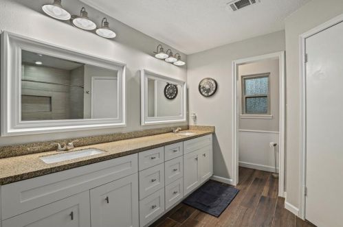 5611 Frst Timbers Dr, Humble TX 77346-1937 exterior